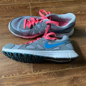 Women’s Nike sneakers